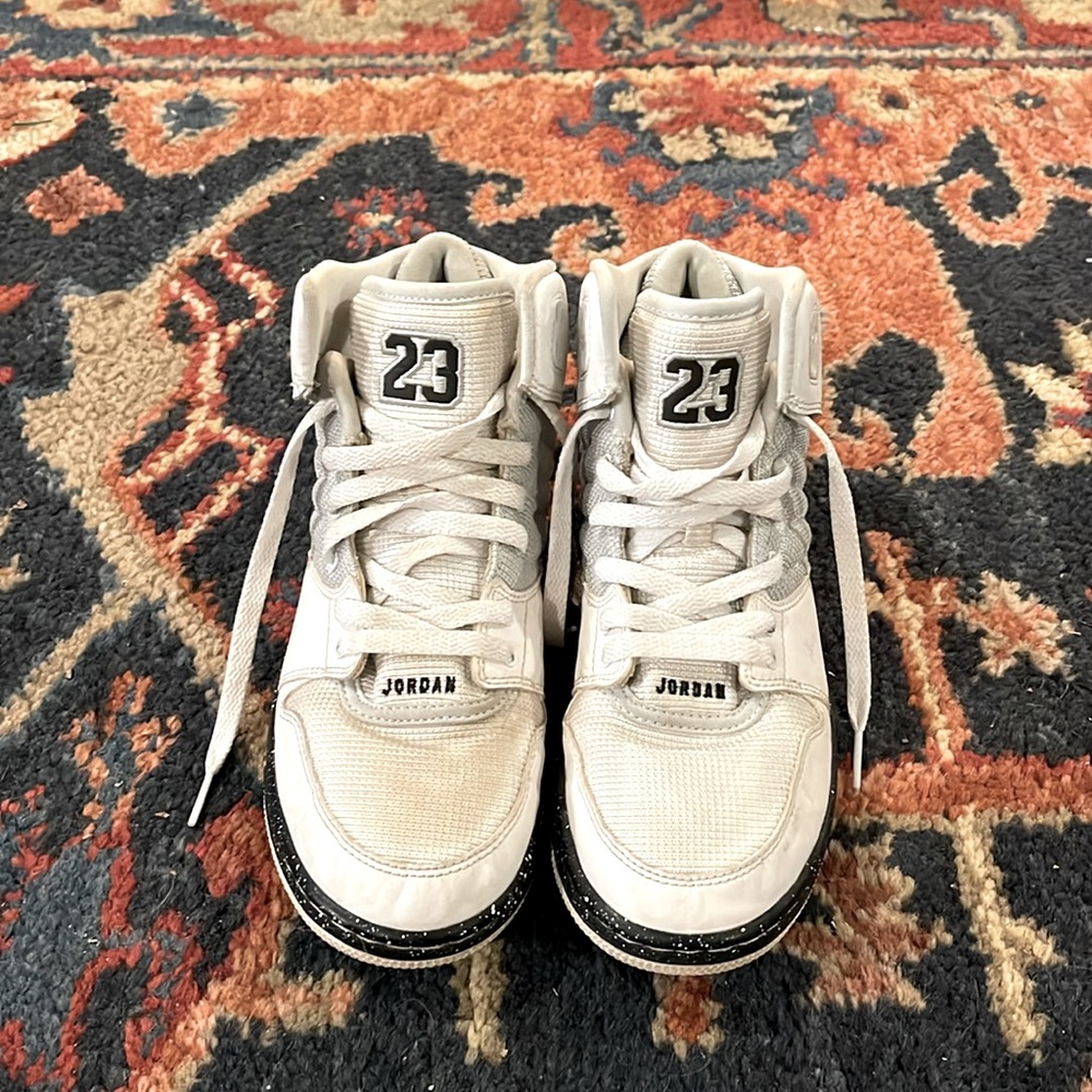 White Jordan’s Sz 6Y